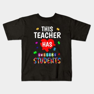 This teacher has awesome students t-shirt Kids T-Shirt